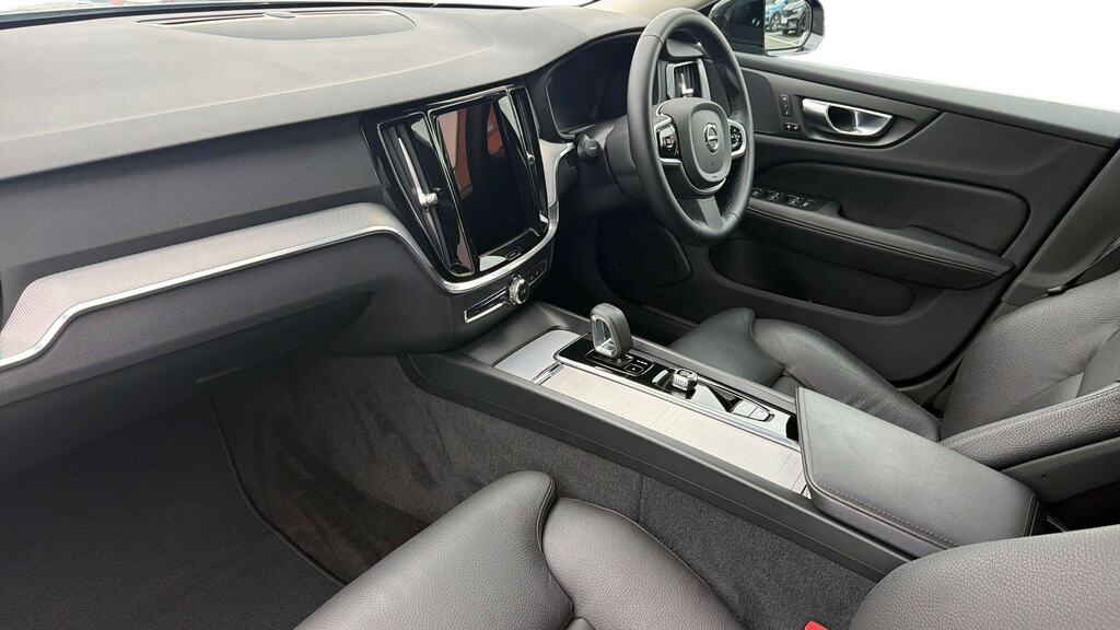 Volvo V60 2.0 B4p Plus Dark 7 Speed RA25AXD Grey #4