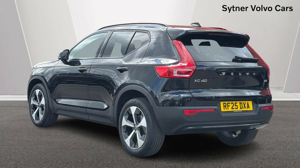 Volvo XC40 2.0 B3p Plus Dark RF25DXA Black #2