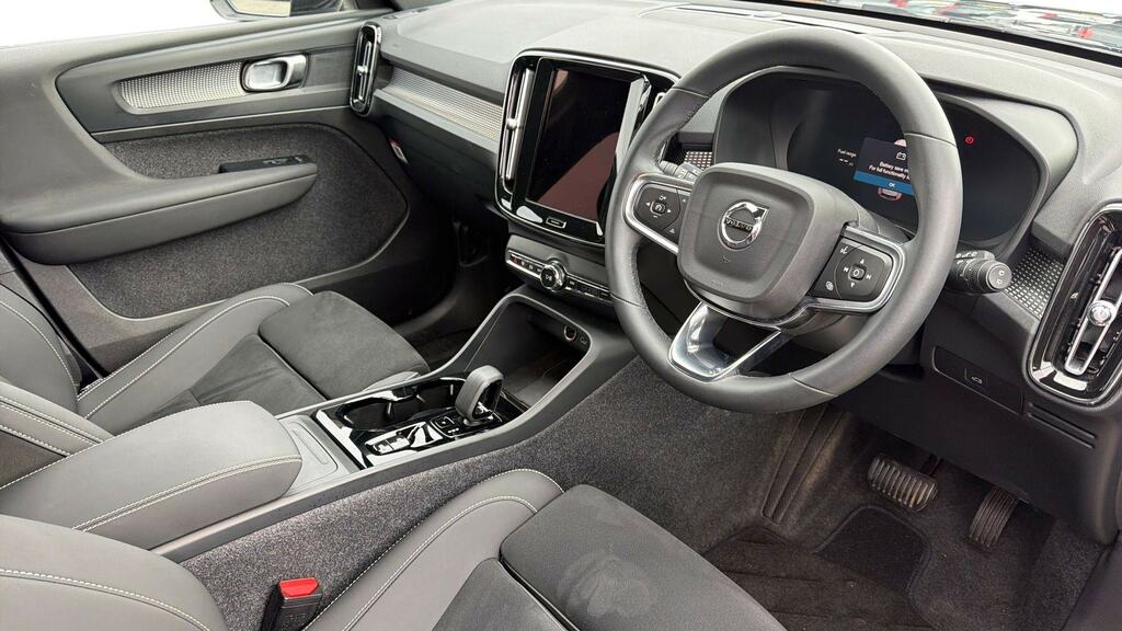 Volvo XC40 2.0 B4p Plus Dark RF25EAA Blue #5