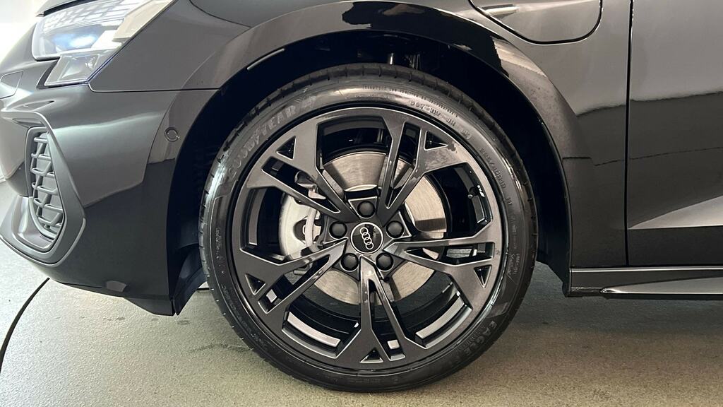 Audi A3 1.5 Tfsi E 204 Black Edition S Tronic FD26HXL Black #5