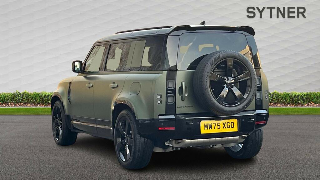 Land Rover Defender 110 2.0 P300e X-dynamic Se 110 Green #2