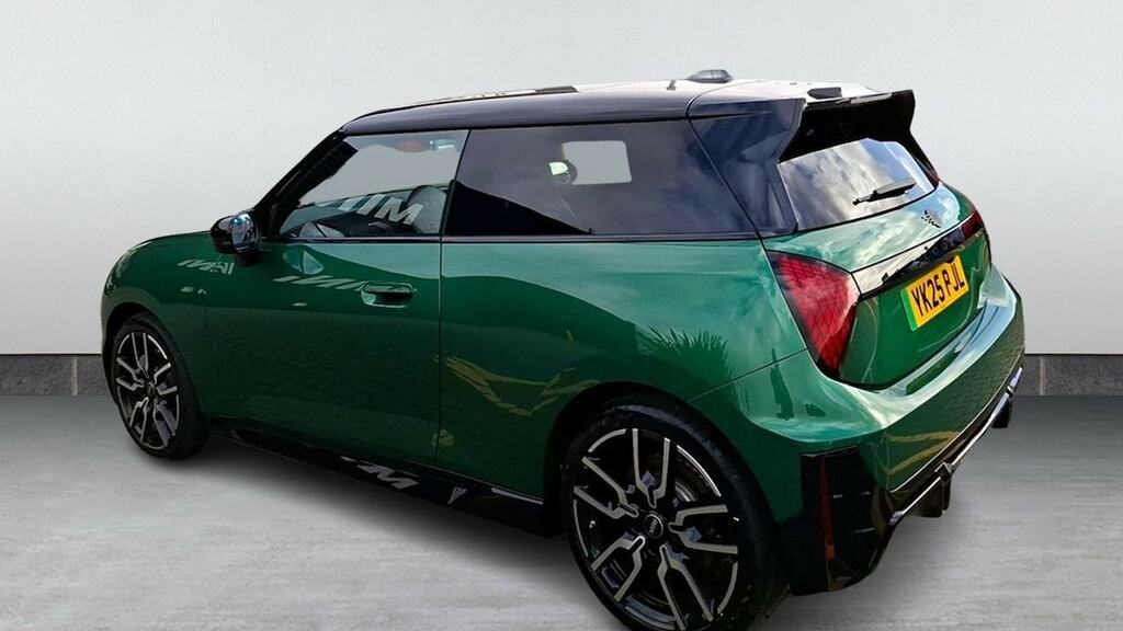 Mini Hatch 135Kw E Sport Level 2 41Kwh YK25PJL Green #2