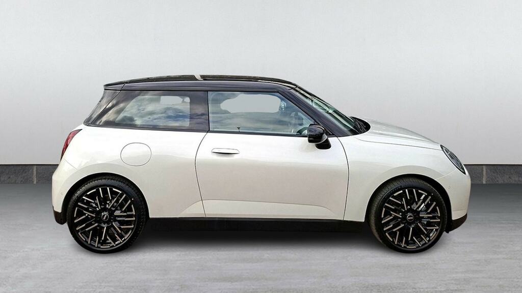 Mini Hatch 135Kw E Exclusive Level 1 41Kwh YL25UHK White #3