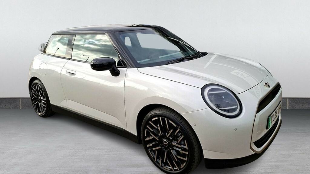 Mini Hatch 135Kw E Exclusive Level 1 41Kwh YL25UHK White