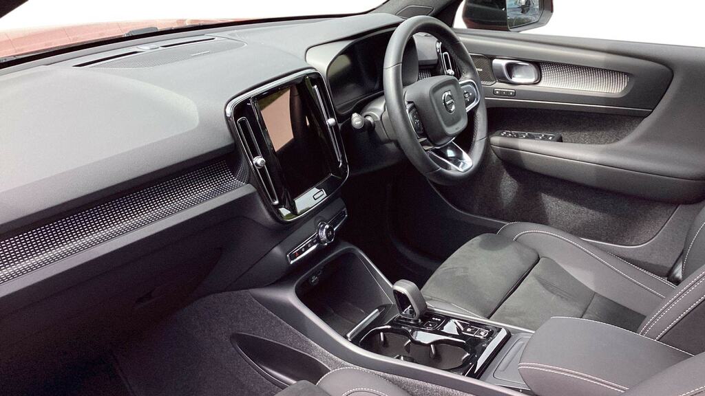 Volvo XC40 2.0 B4p Ultimate Dark BG73KXY Red #4