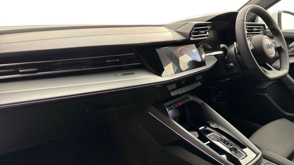 Audi A3 35 Tfsi S Line S Tronic YA25MZE White #2