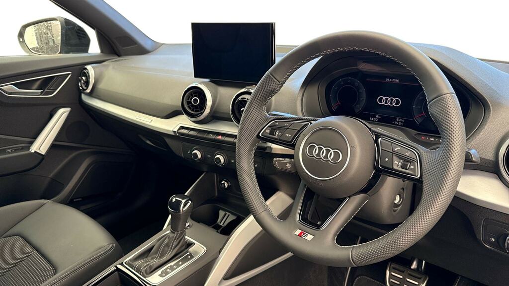 Audi Q2 35 Tfsi S Line S Tronic Tech FG26UZT Black #6