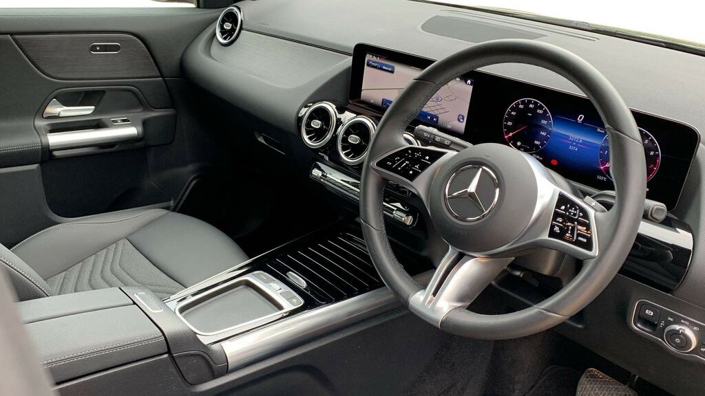 Mercedes-Benz GLA Class Gla 180 Sport Edition Grey #3