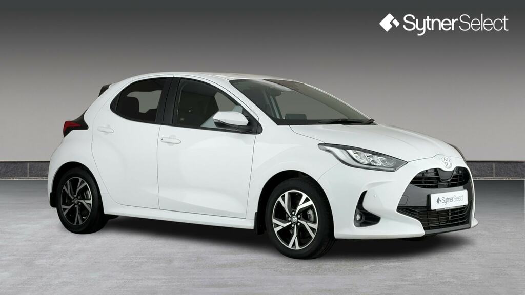 Toyota Yaris 1.5 Hybrid Design Cvt White