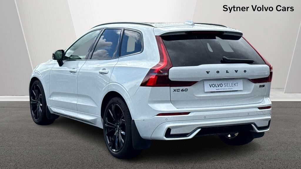 Volvo XC60 2.0 B5p Ultra Black Edition Awd Geartronic BK75AOO White #2