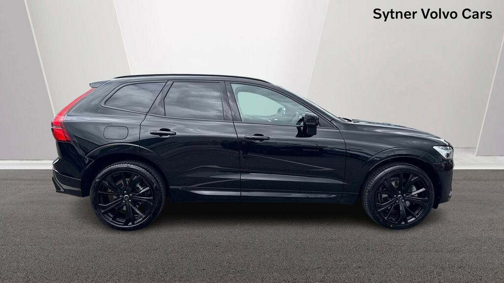 Volvo XC60 2.0 B5p Plus Black Edition Awd Geartronic WF75DZO Black #3