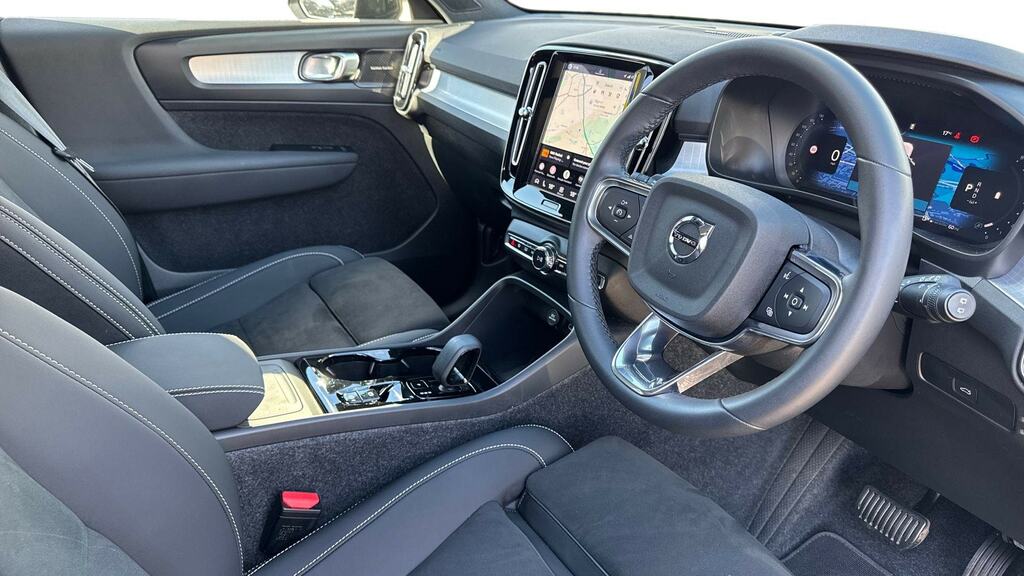 Volvo XC40 2.0 B4p Ultra Black Edition WD75DHM Black #5