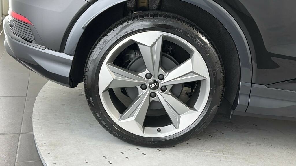 Audi Q4 E Tron 150Kw 40 63Kwh Black Edition Tech Pack LB26OCF Black #5