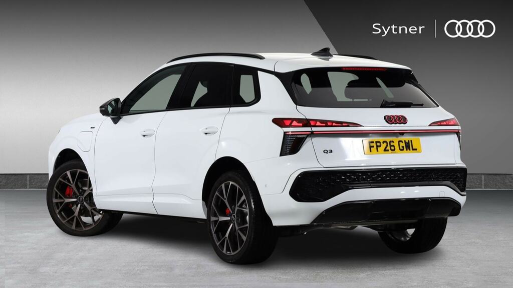 Audi Q3 1.5 E-hybrid Launch Edition S Tronic FP26GWL White #3