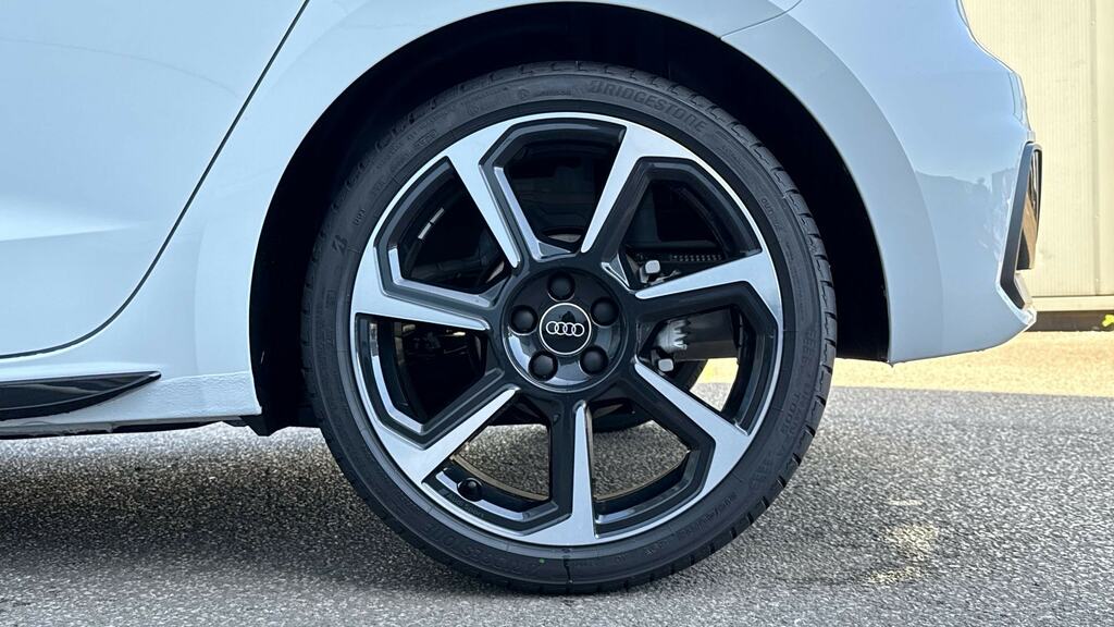 Audi A1 35 Tfsi Black Edition S Tronic YC26VZK White #5