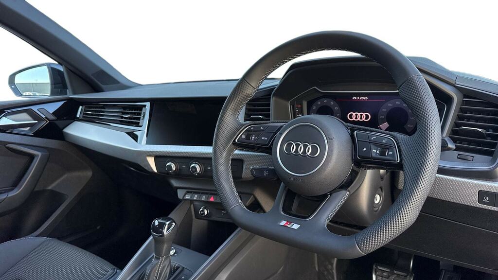Audi A1 35 Tfsi Black Edition S Tronic YC26VZK White #6