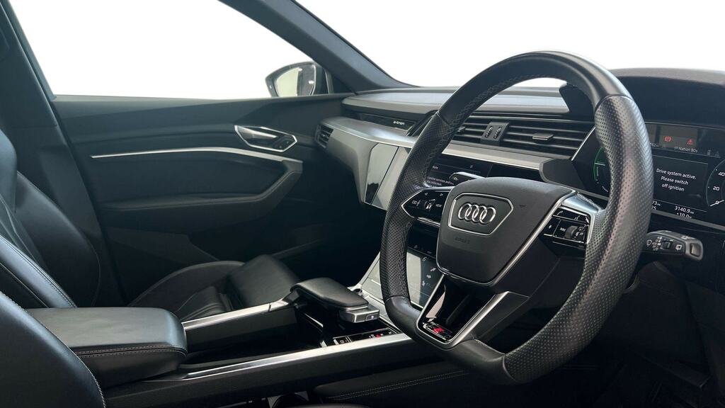Audi E-tron 300Kw 55 Quattro 95Kwh Black Edition ML23EKO White #6