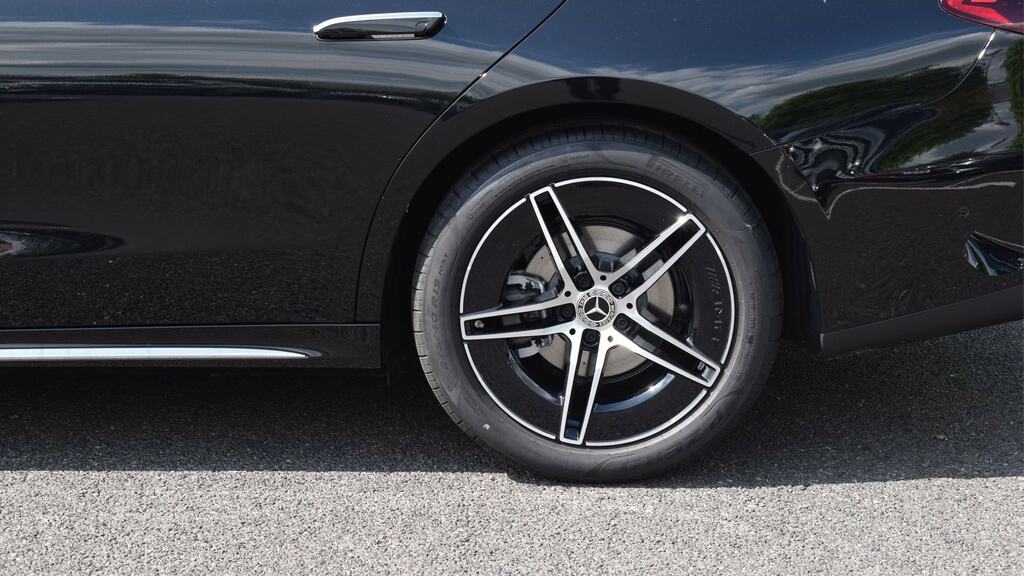 Mercedes-Benz E Class E200 Amg Line Premium 9G-tronic Black #5