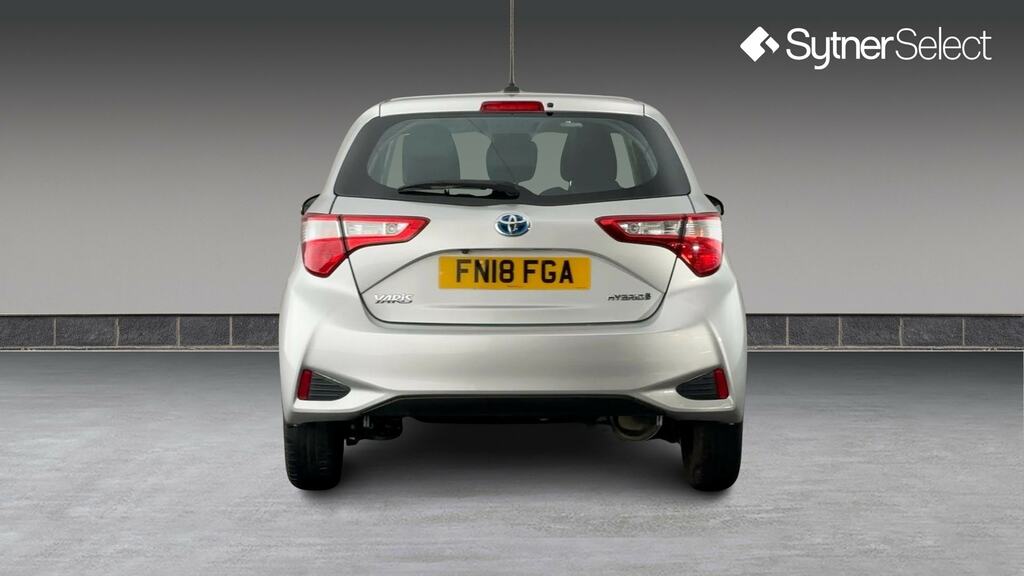 Toyota Yaris 1.5 Hybrid Icon Tech Cvt FN18FGA Silver #5