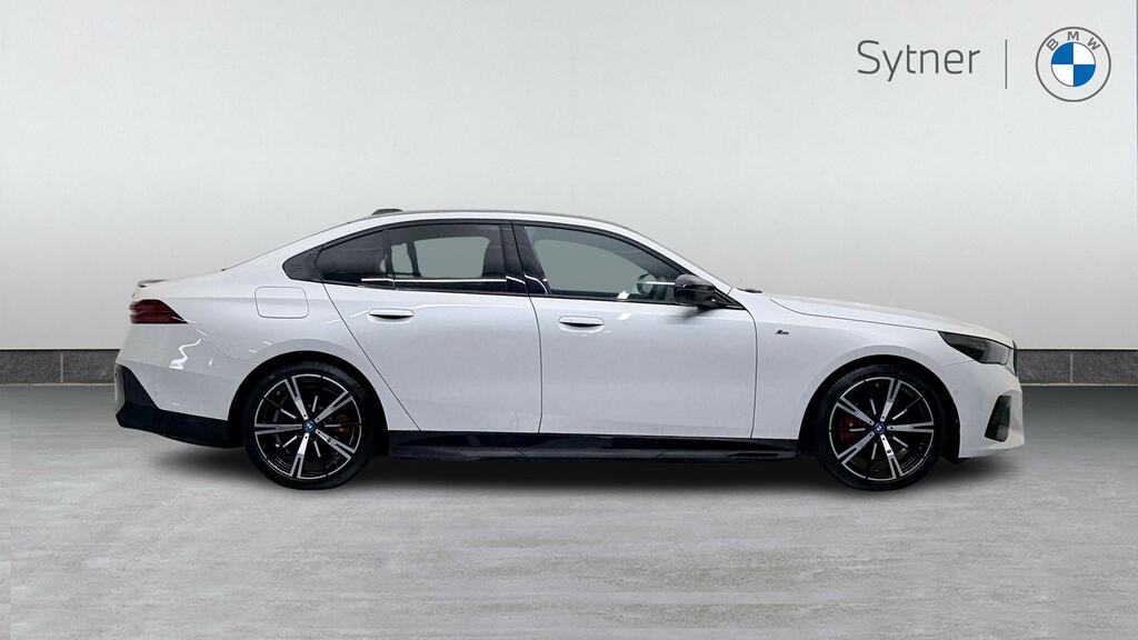 BMW i5 442Kw M60 Xdrive 84Kwh YF74RBO White #3