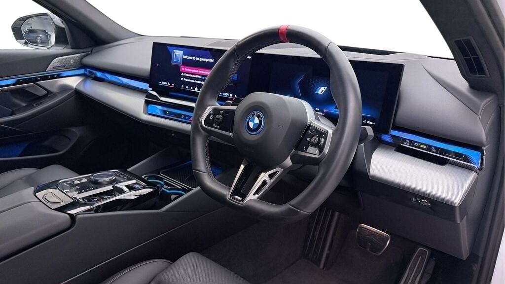 BMW i5 442Kw M60 Xdrive 84Kwh YF74RBO White #6