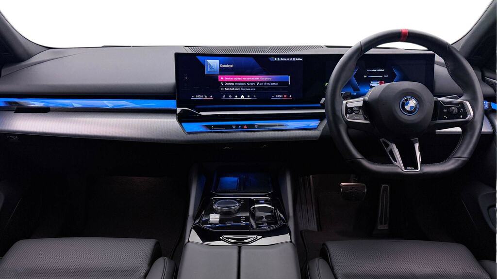 BMW i5 442Kw M60 Xdrive 84Kwh YF74RBO White #4