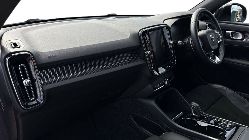 Volvo XC40 2.0 T4 R Design Awd Geartronic GR19ZGB Black #4