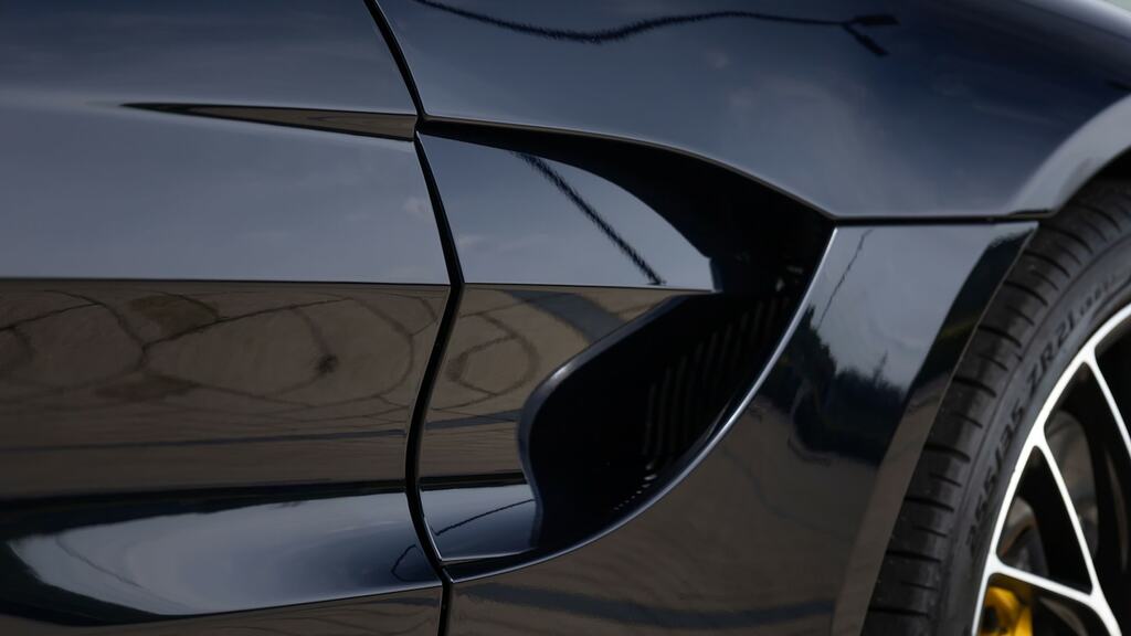 Aston Martin V8 Zf 8 Speed Black #27