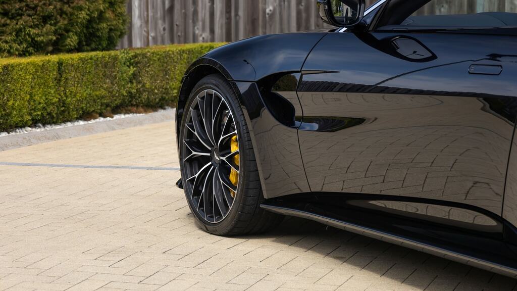 Aston Martin V8 Zf 8 Speed Black #44