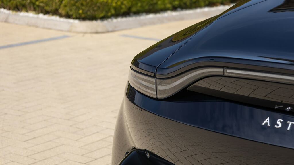 Aston Martin V8 Zf 8 Speed Black #38