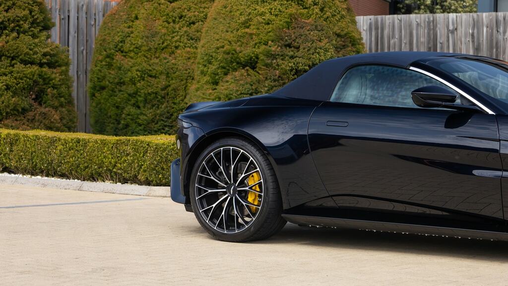Aston Martin V8 Zf 8 Speed Black #28