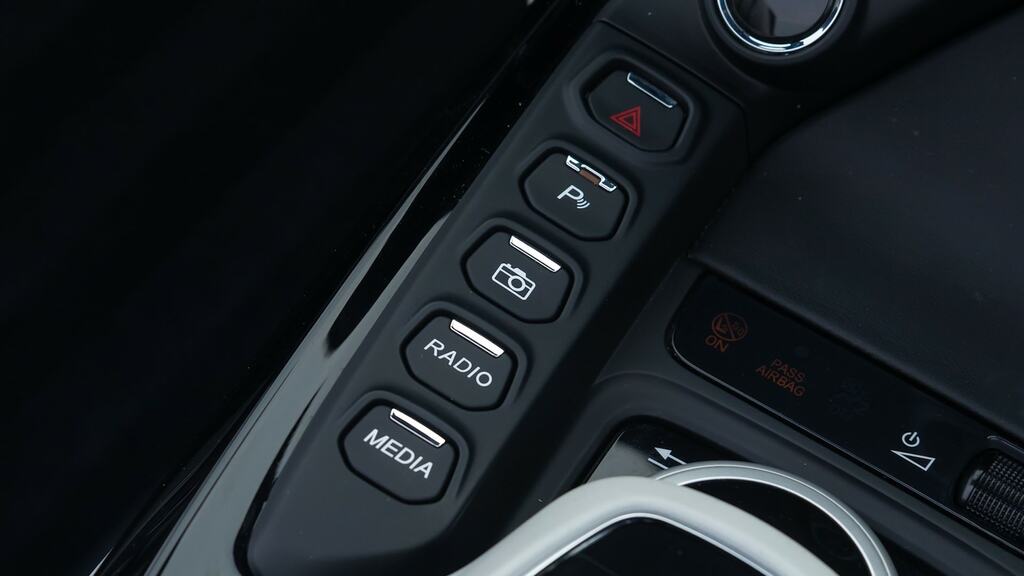 Aston Martin V8 Zf 8 Speed Black #67
