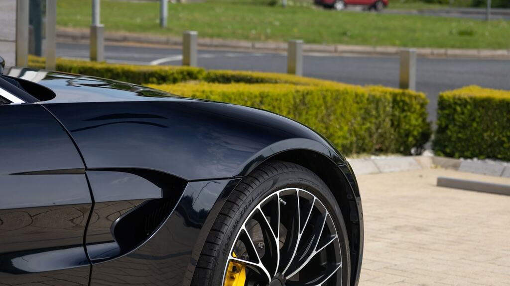 Aston Martin V8 Zf 8 Speed Black #14