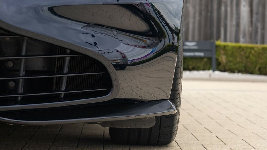 Aston Martin V8  Silver #51