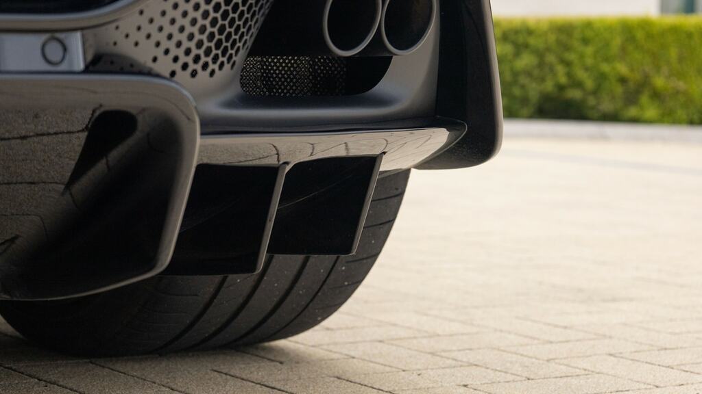 Aston Martin V8  Silver #44
