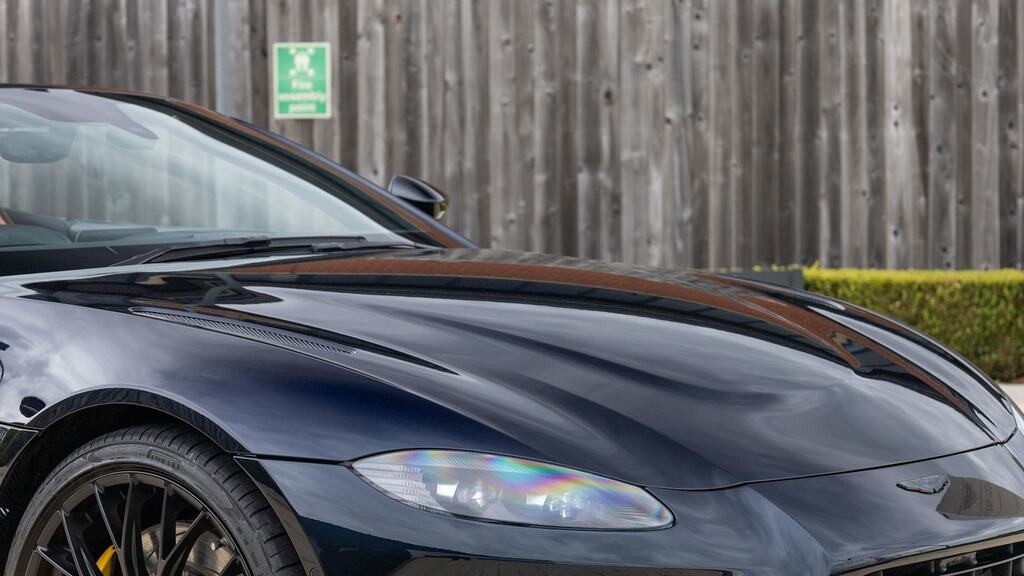 Aston Martin V8  Silver #27