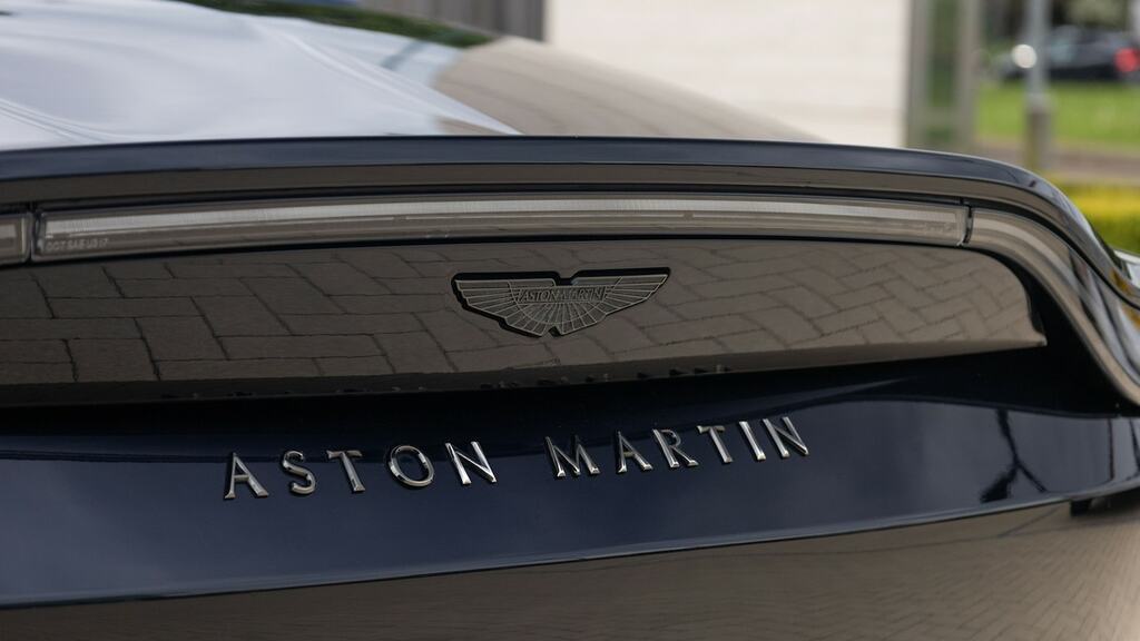 Aston Martin V8  Silver #45