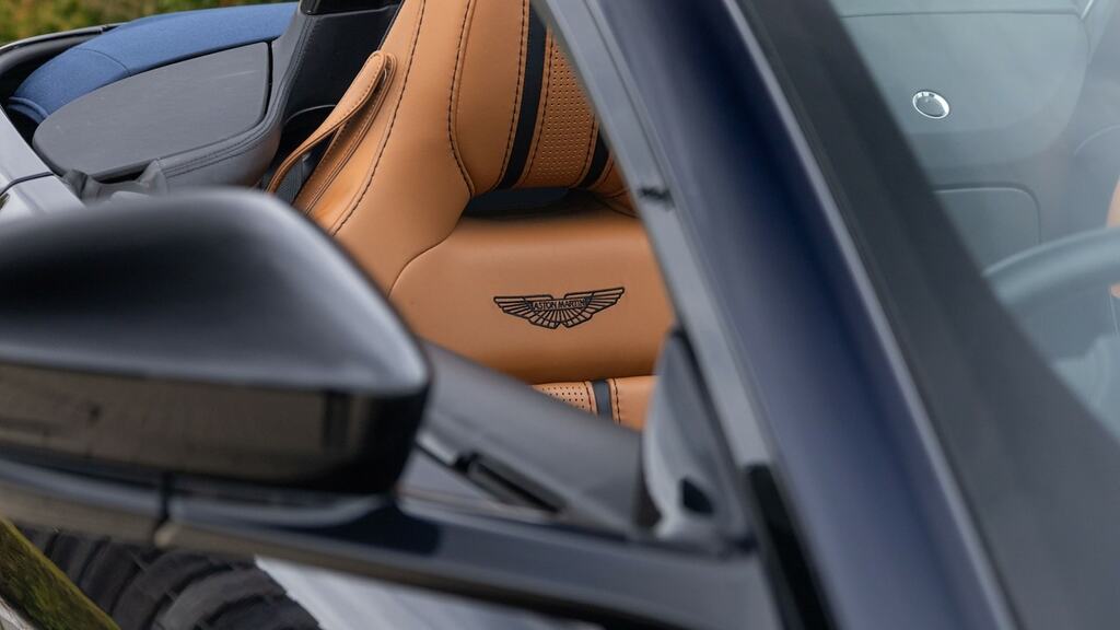 Aston Martin V8  Silver #28
