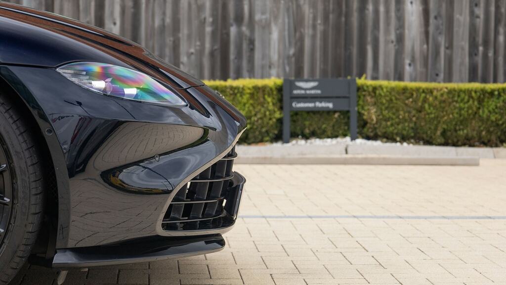 Aston Martin V8  Silver #31