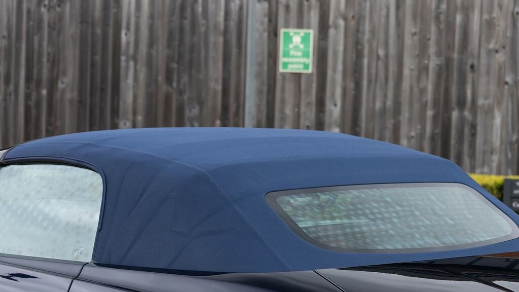 Aston Martin V8  Silver #48
