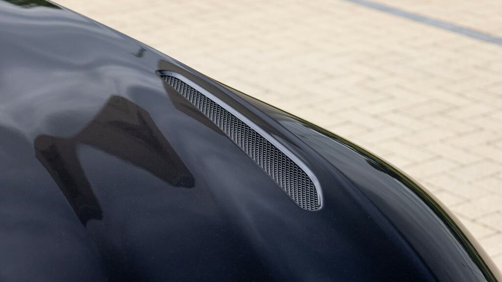 Aston Martin V8  Silver #25