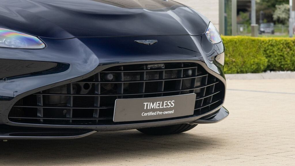Aston Martin V8  Silver #23