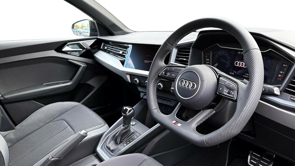Audi A1 35 Tfsi Black Edition S Tronic CX75USW Blue #6