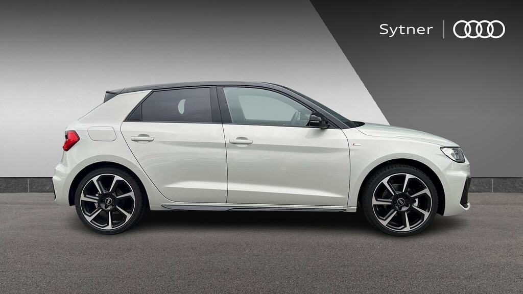 Audi A1 35 Tfsi Black Edition S Tronic CX25WXU Silver #4