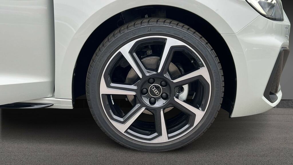 Audi A1 35 Tfsi Black Edition S Tronic CX25WXU Silver #5