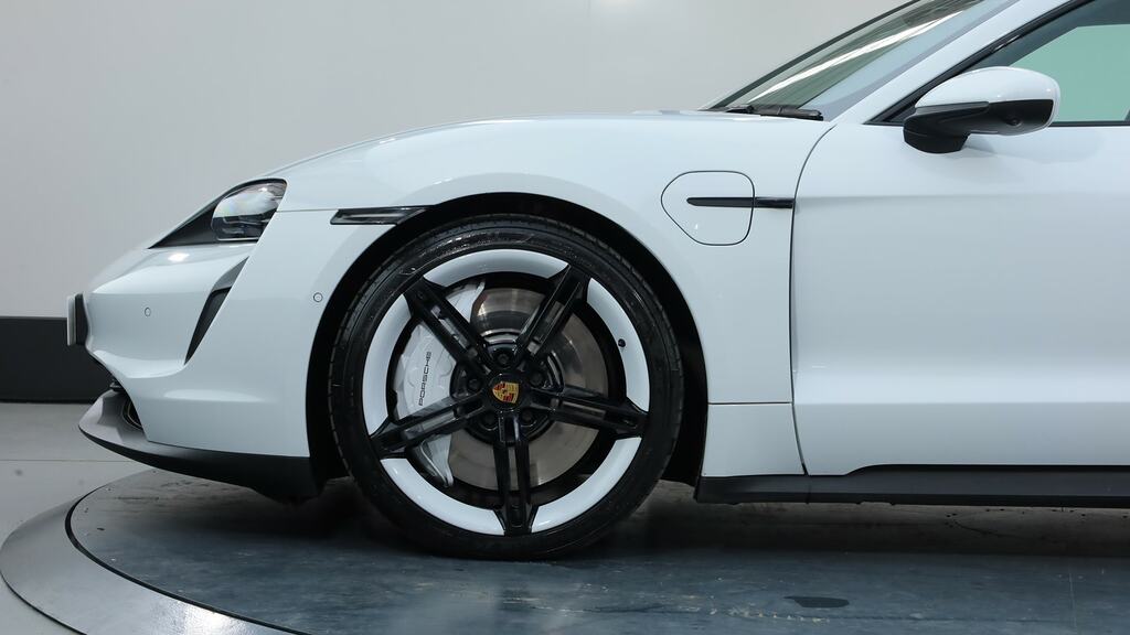 Porsche Taycan 390Kw 4S 79Kwh White #3