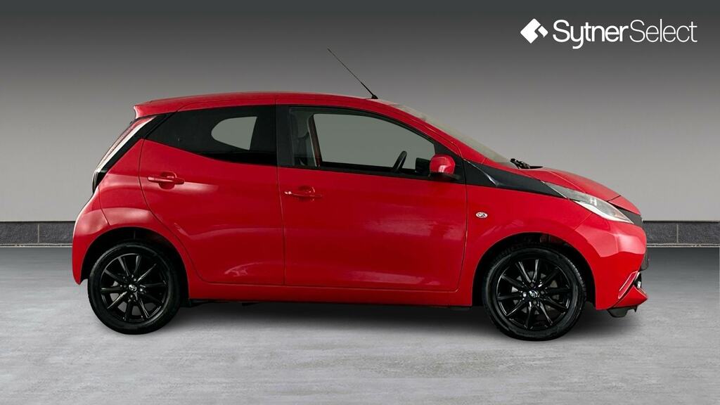 Toyota Aygo 1.0 Vvt-i X-style X-shift Red #3