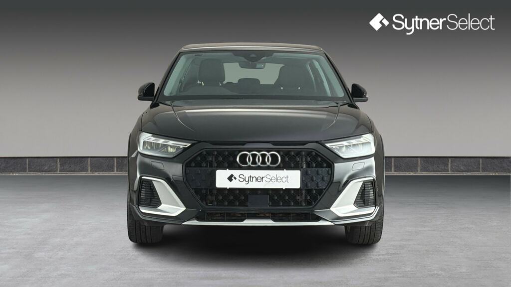 Audi A1 35 Tfsi Citycarver S Tronic Tech Pack Black #4