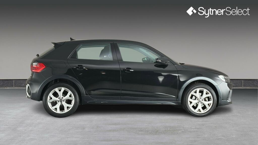 Audi A1 35 Tfsi Citycarver S Tronic Tech Pack Black #3