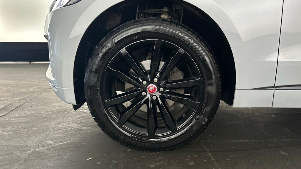 Jaguar F-Pace 2.0D 180 Chequered Flag Awd OE69OTP White #3